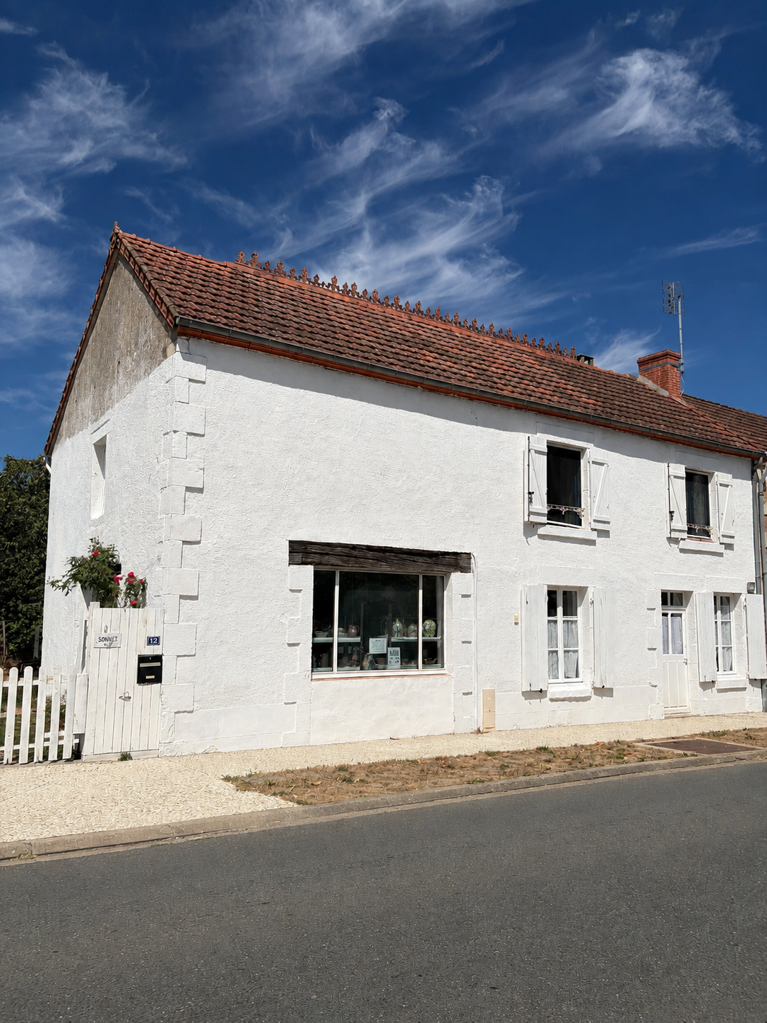 Maison avec potentiel dans centre bourg d'un village du Berr
