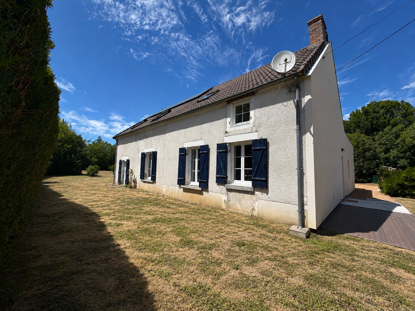 Maison ancienne entièrement rénovée proche de Châteaumeillan